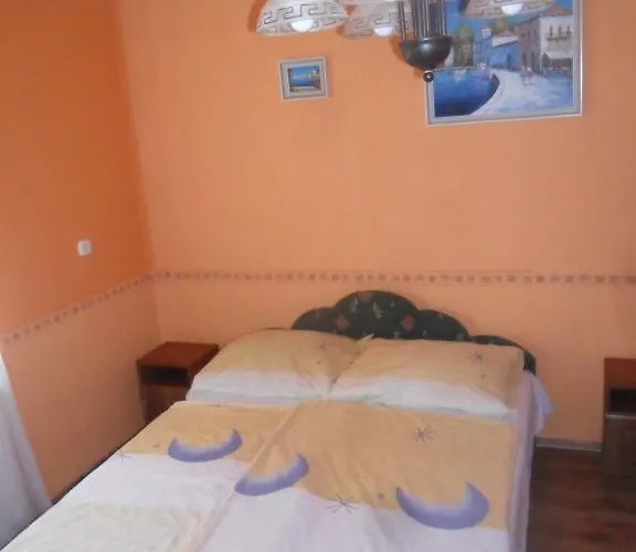 Emese 3*